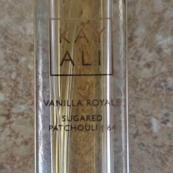 Kayali Vanilla Royale Sugared Patchouli 10ml - Picture 2 of 5
